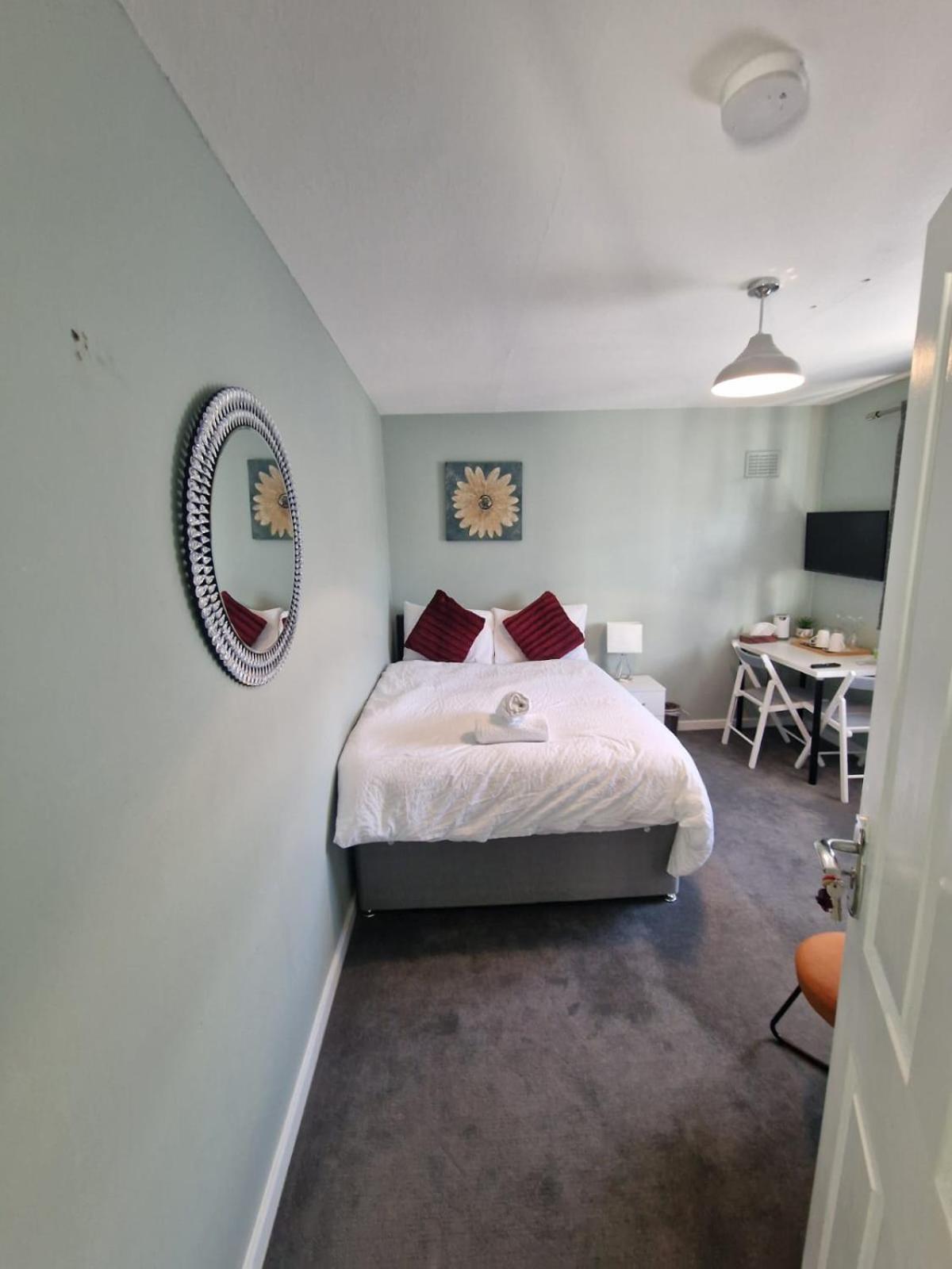 51 Lenham House *