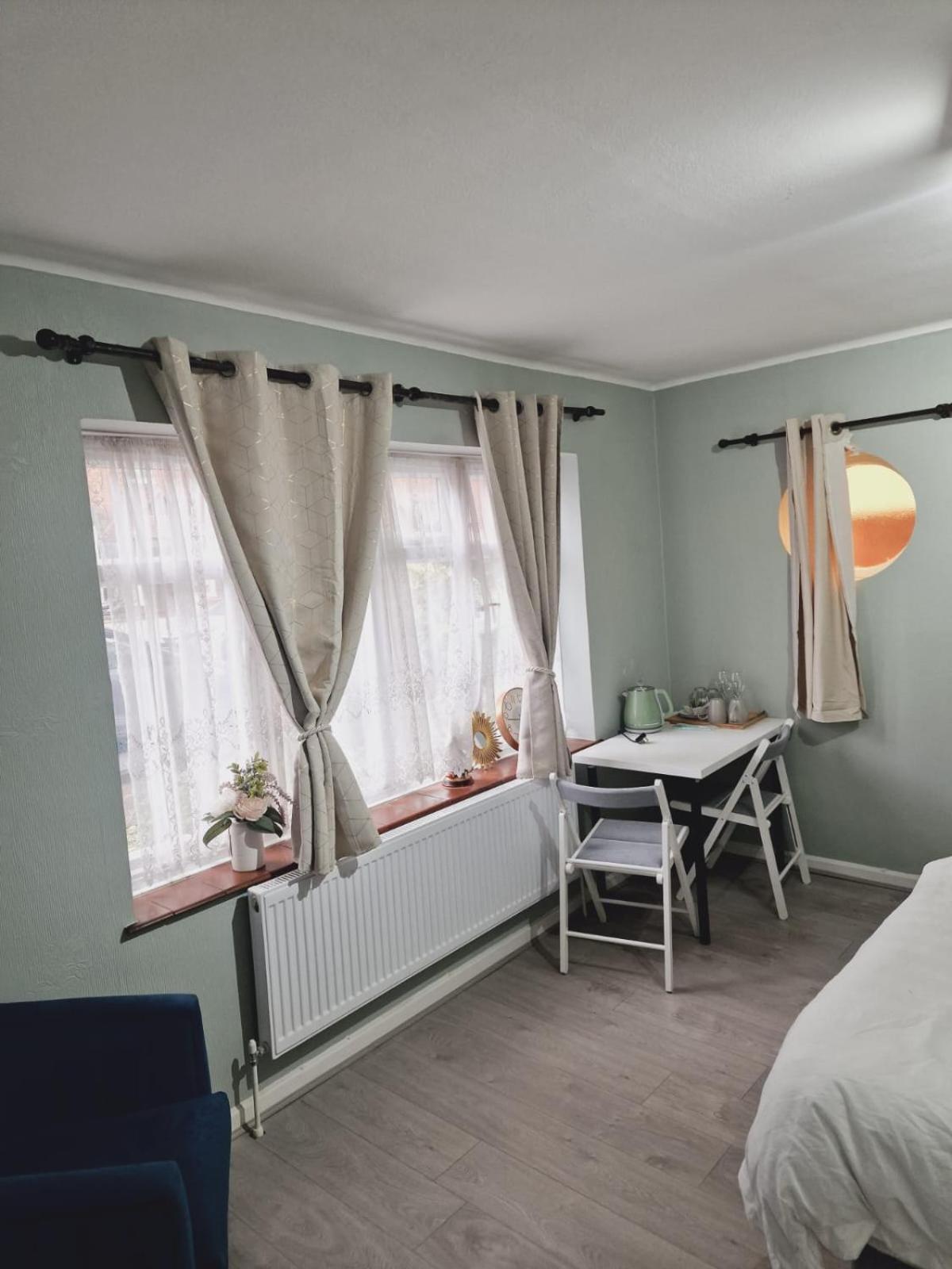 51 Lenham House Homestay